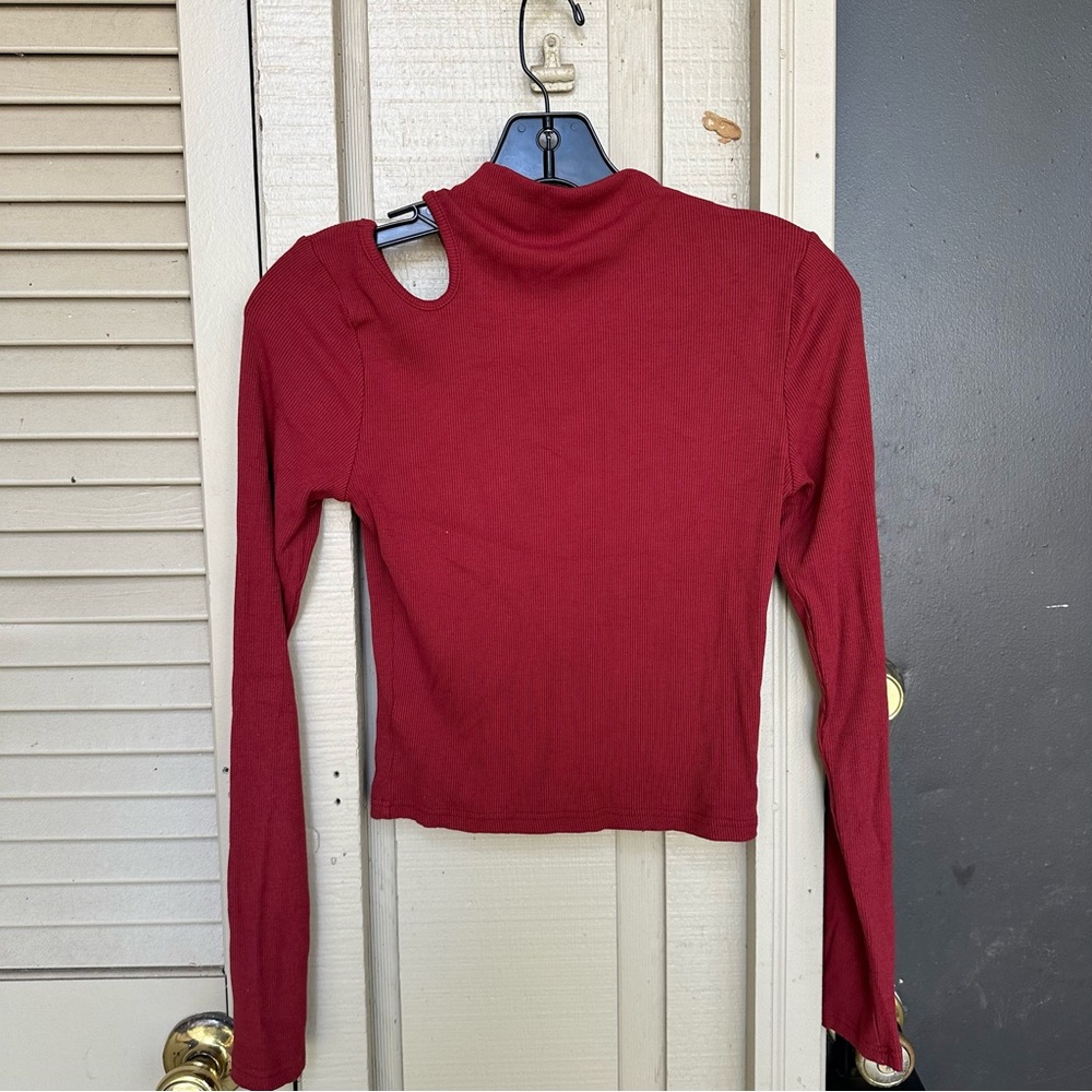 Le Lis Collection Open Shoulder Shirt Size Small - Picture 3 of 3